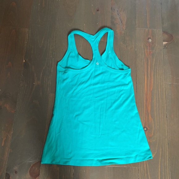 Lululemon tank - Picture 2 of 5